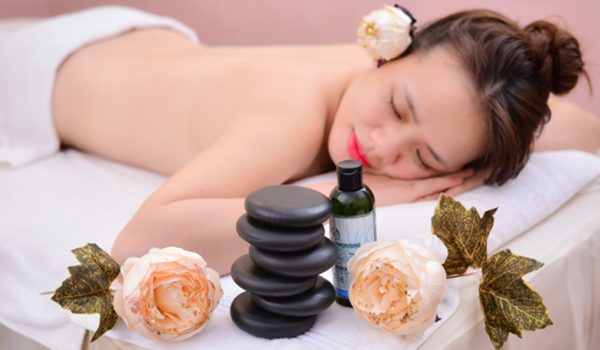 Massage đá nóng gần đây